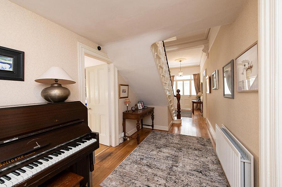 &quot;Latharna&quot;, 14 Lenamore Avenue