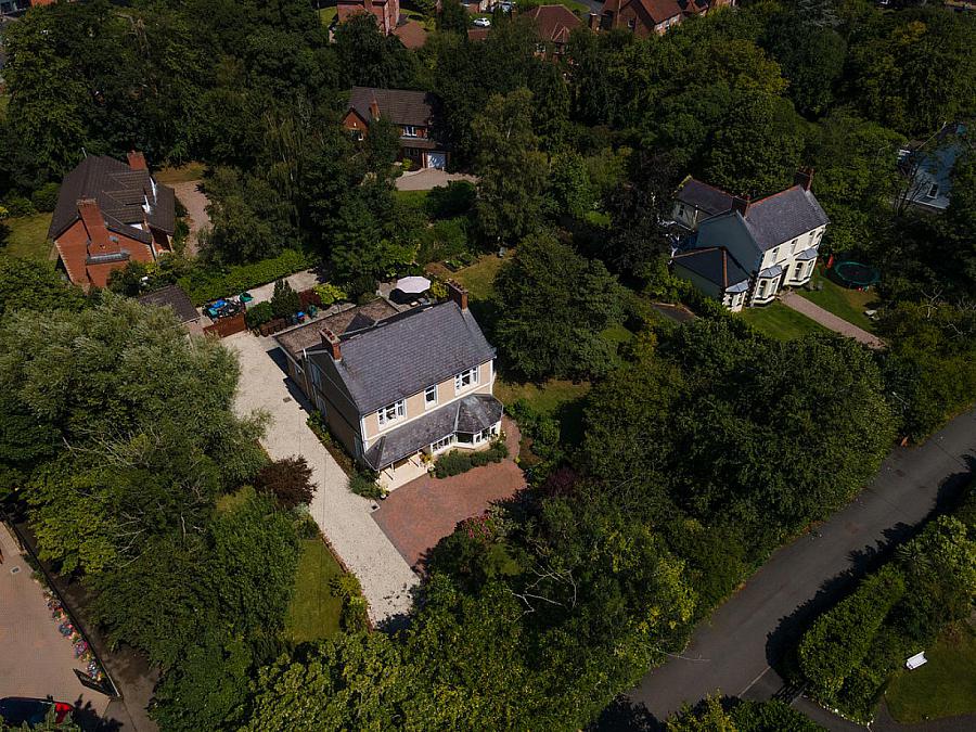 &quot;Latharna&quot;, 14 Lenamore Avenue