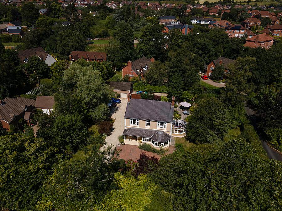 &quot;Latharna&quot;, 14 Lenamore Avenue