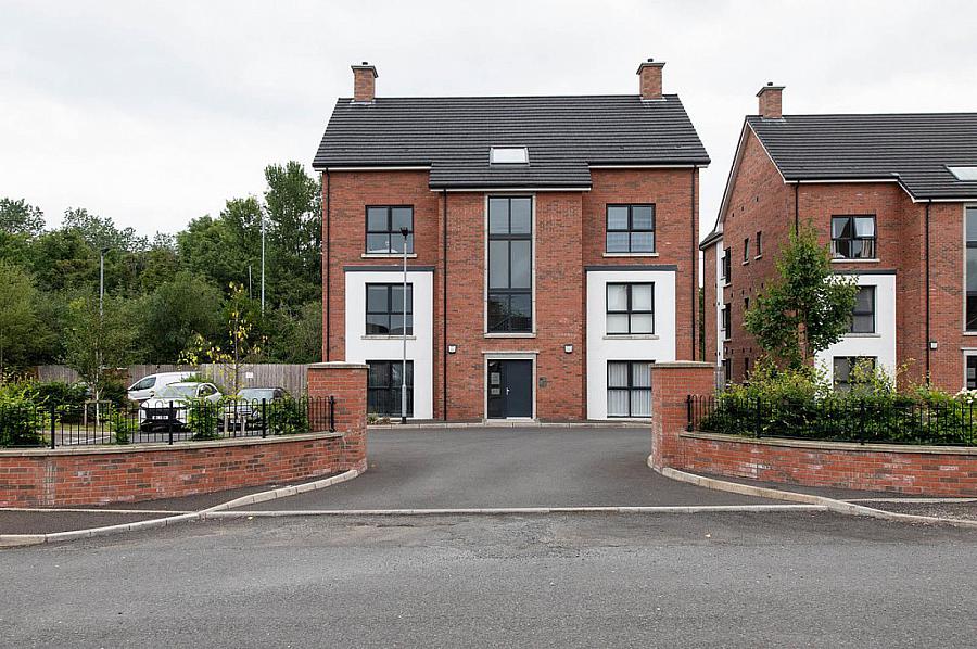 64 Loughshore Manor