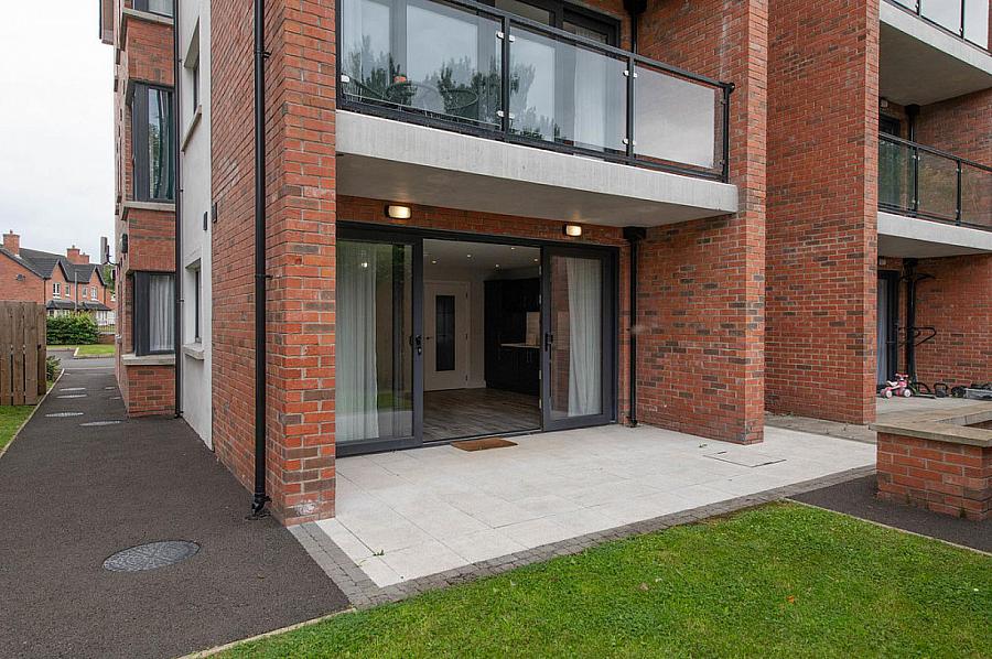 64 Loughshore Manor