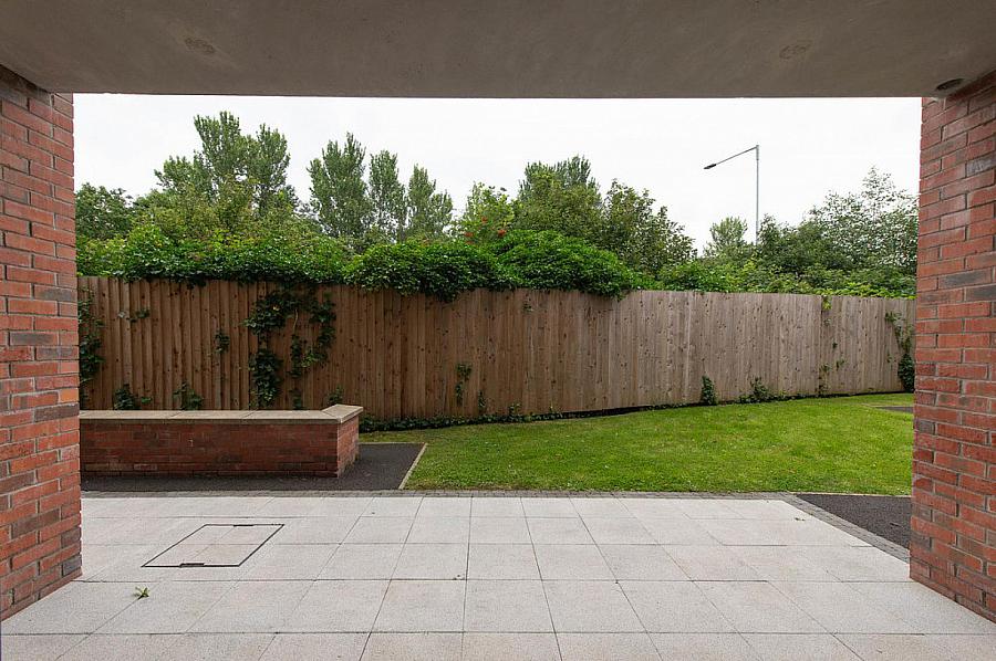 64 Loughshore Manor