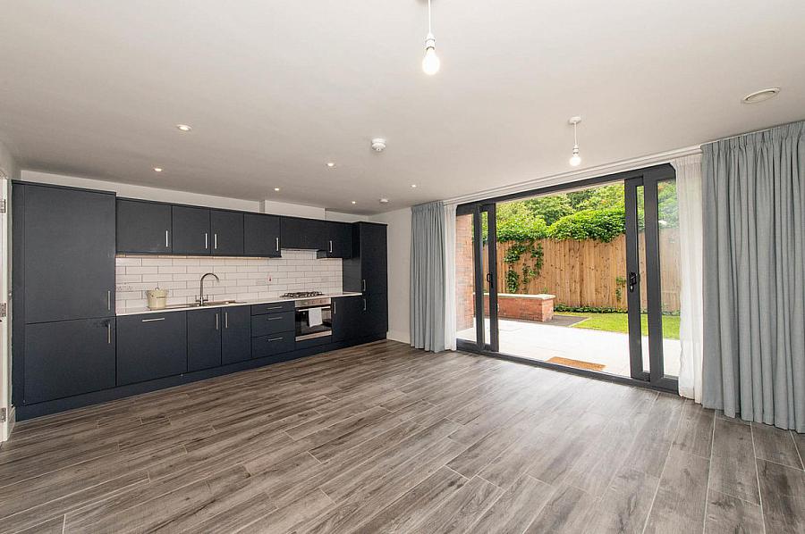 64 Loughshore Manor