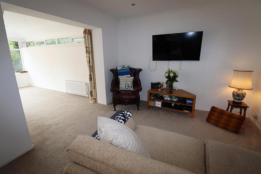 21 Twinburn Drive