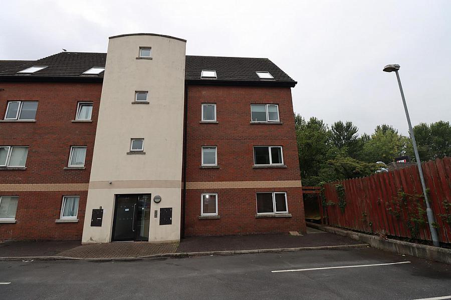 3 Glenmount Manor