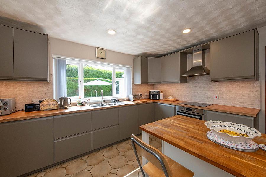 8 Farm Lodge Grove