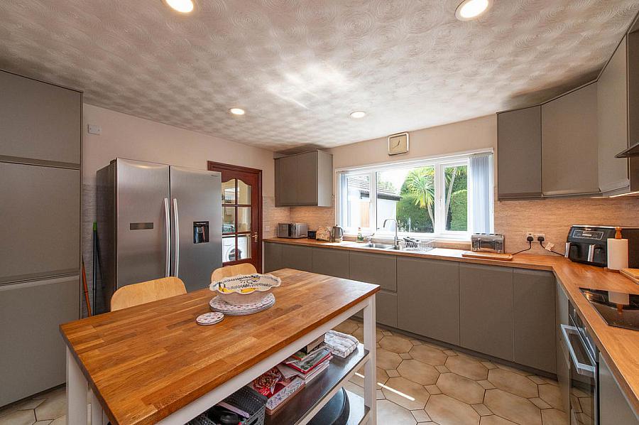 8 Farm Lodge Grove