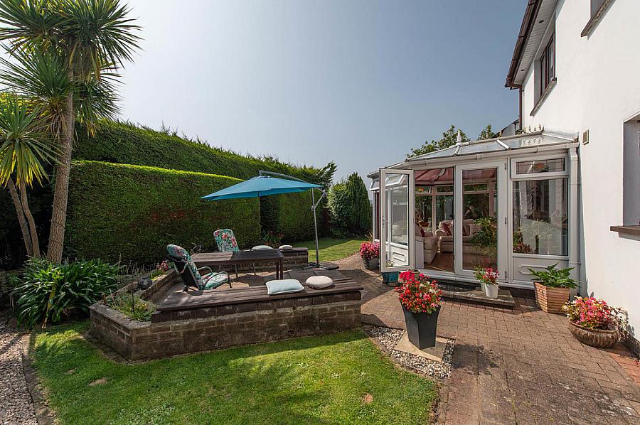 8 Farm Lodge Grove