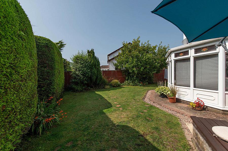 8 Farm Lodge Grove