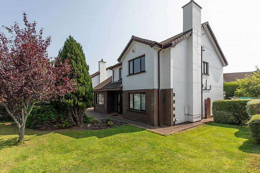 8 Farm Lodge Grove