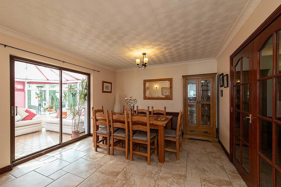 8 Farm Lodge Grove