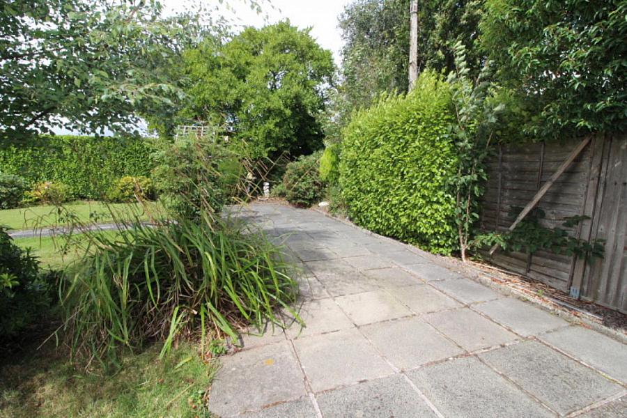 17 Glengarry Park
