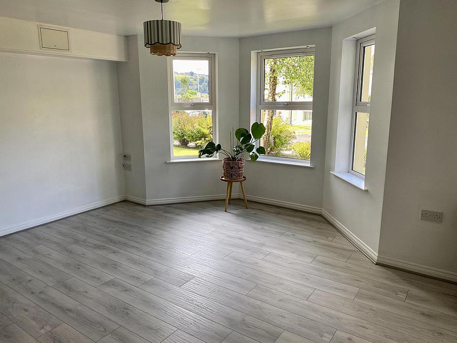 15 Corran Mews
