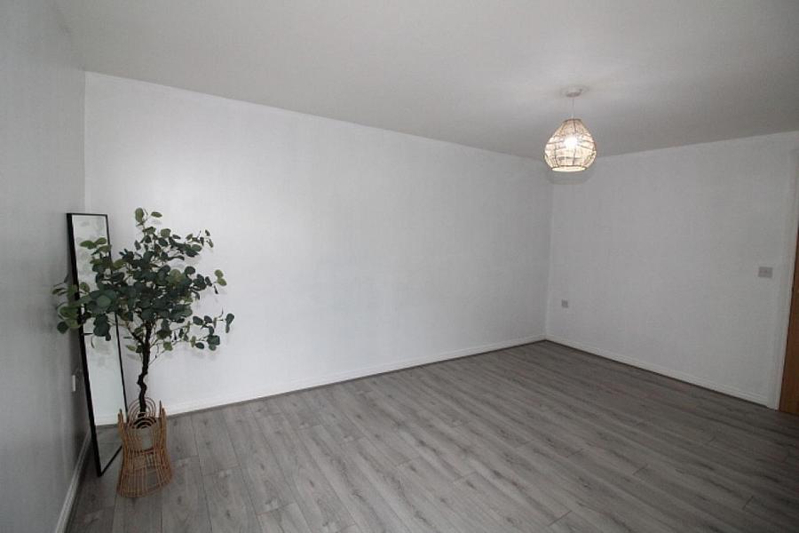 15 Corran Mews