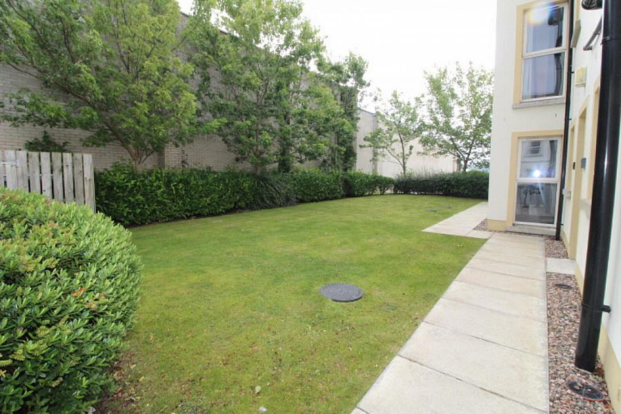 15 Corran Mews