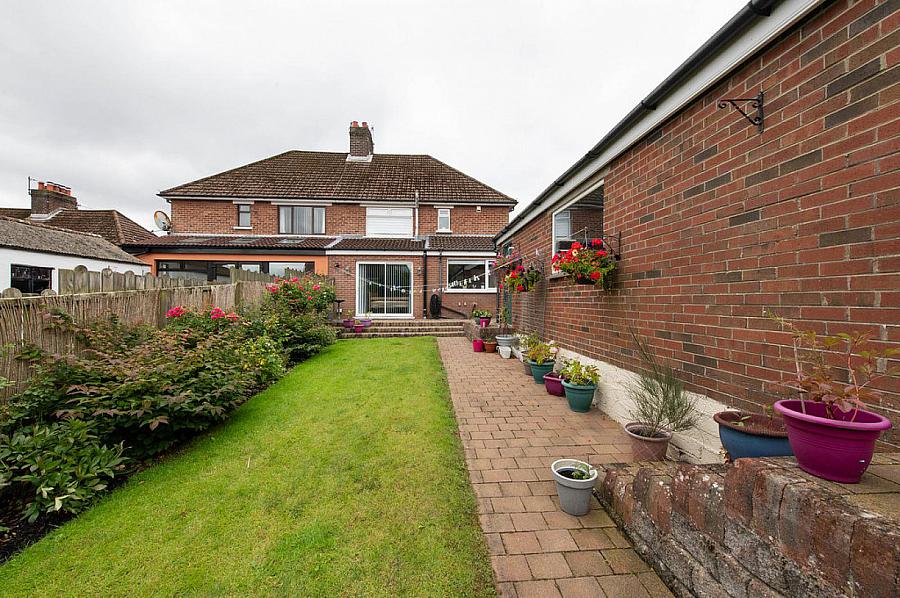 23 Sarajac Crescent