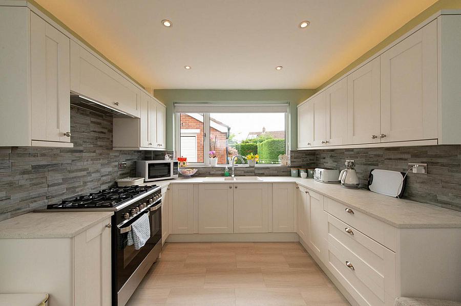 23 Sarajac Crescent