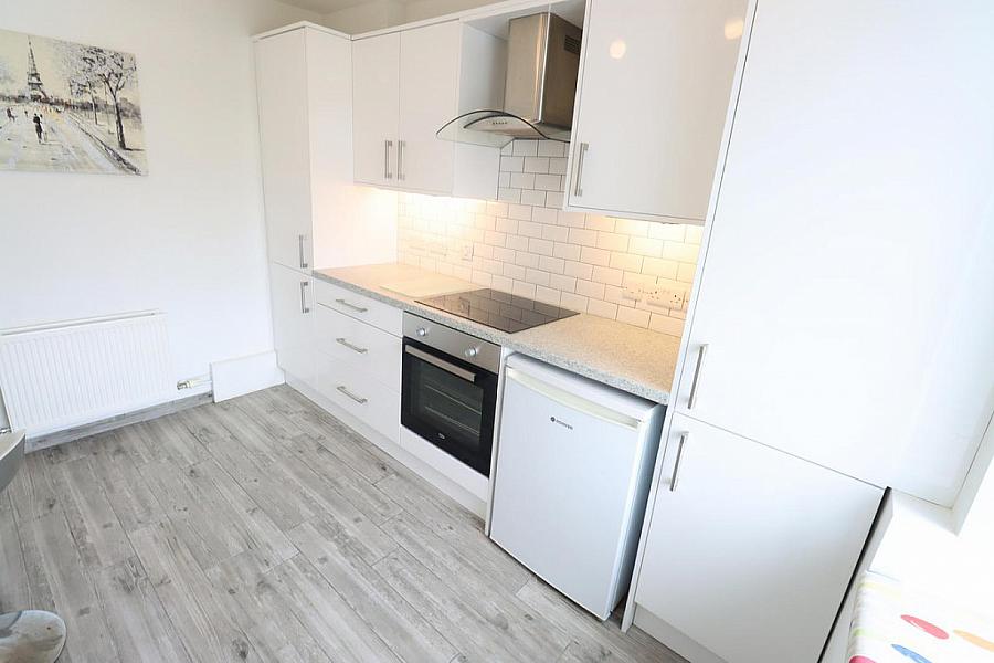 34c Abbots Cross