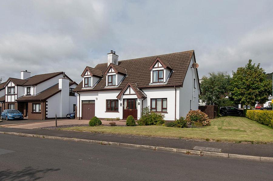 10 Farm Lodge Road