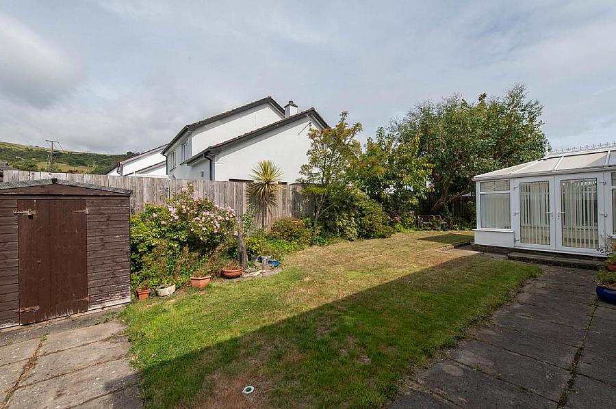 10 Farm Lodge Road