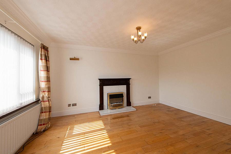 10 Farm Lodge Road