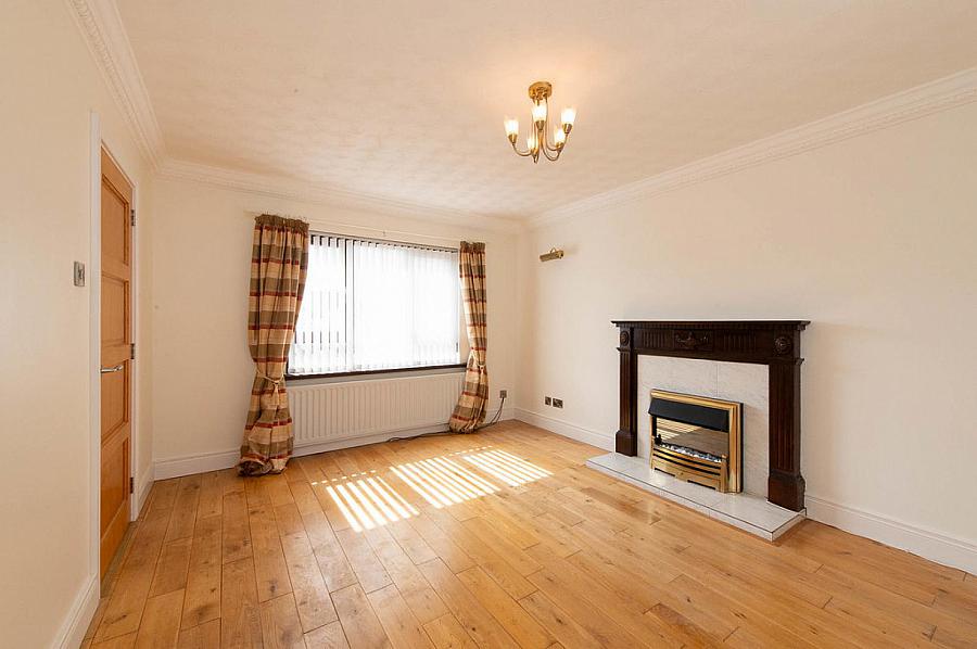 10 Farm Lodge Road