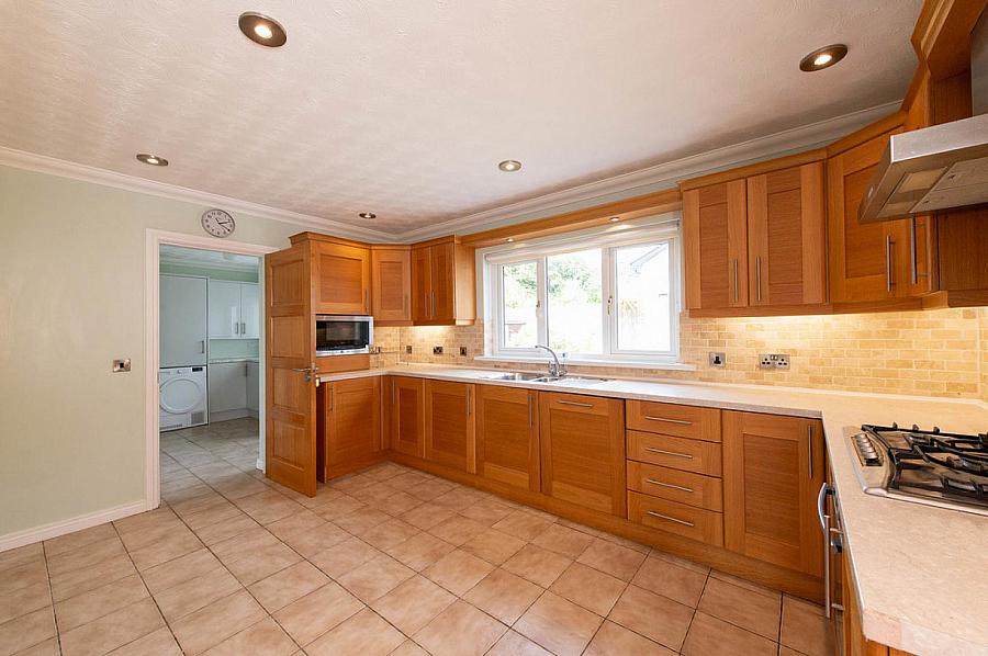 10 Farm Lodge Road