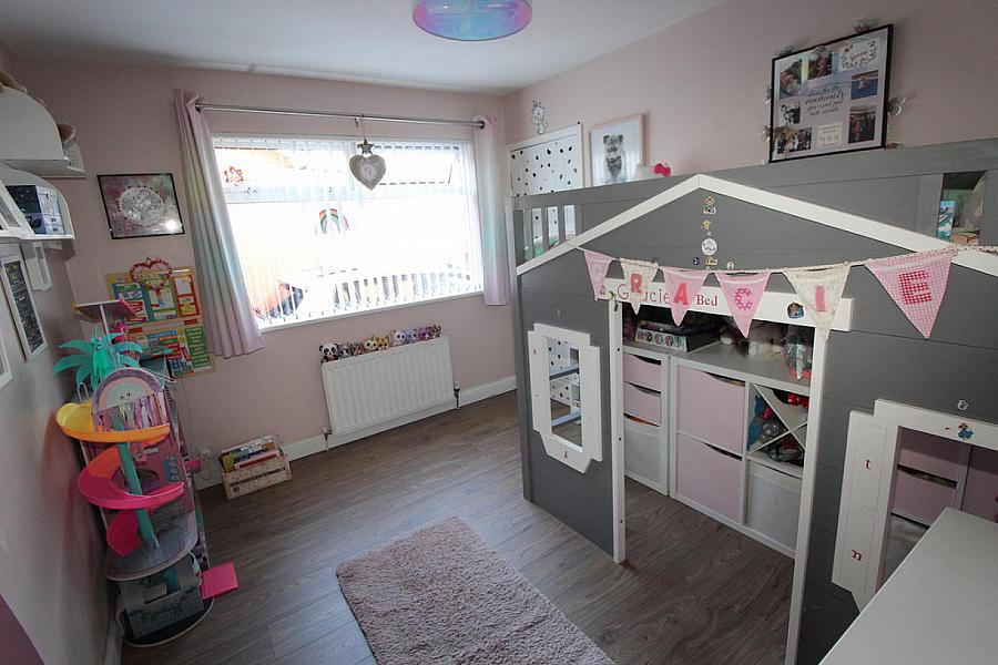21 Hightown Gardens