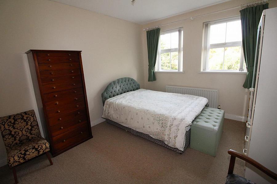 Apt 4 Glenkeen Manor