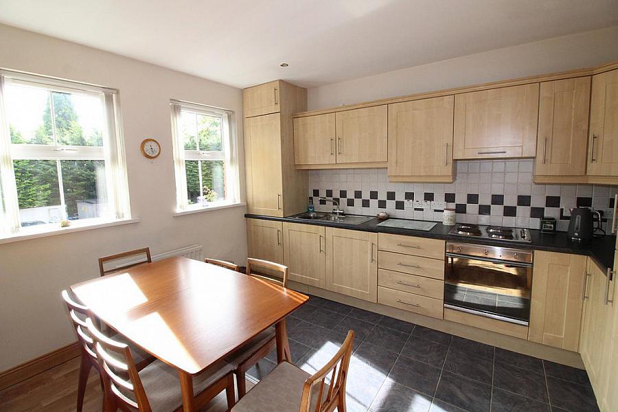 Apt 4 Glenkeen Manor