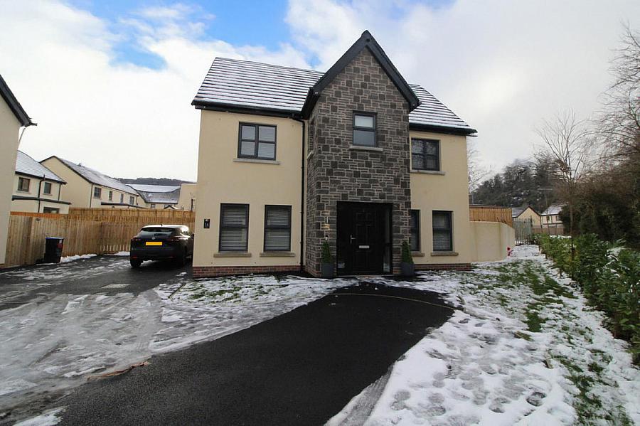 16 Carnlea Wood Glen