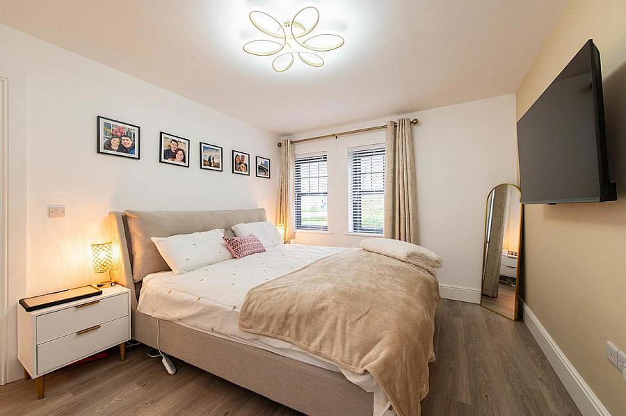 3 Barton Park Gardens