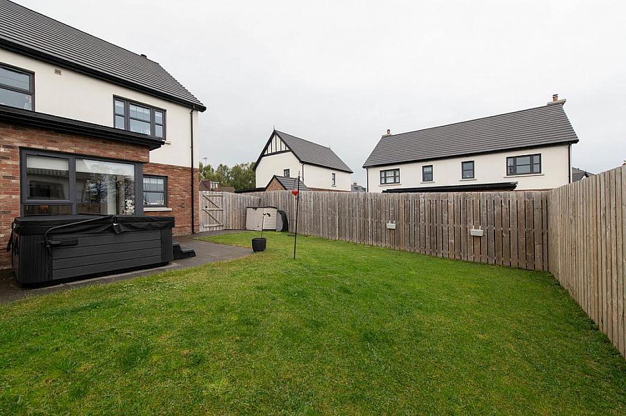 3 Barton Park Gardens