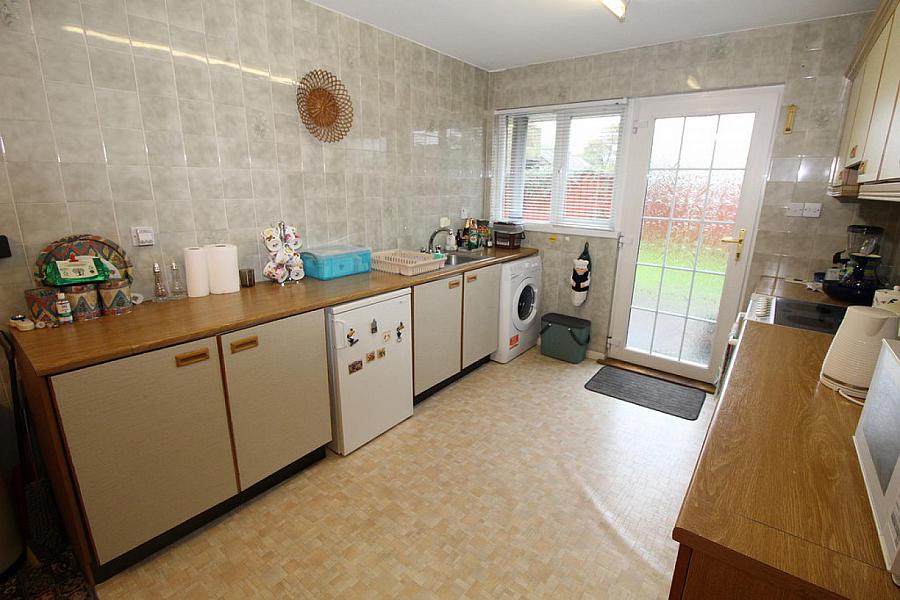 6 Hightown Drive 6 Hightown Drive