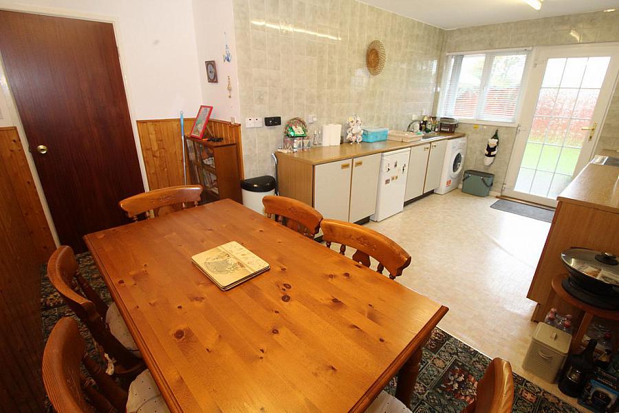 6 Hightown Drive 6 Hightown Drive