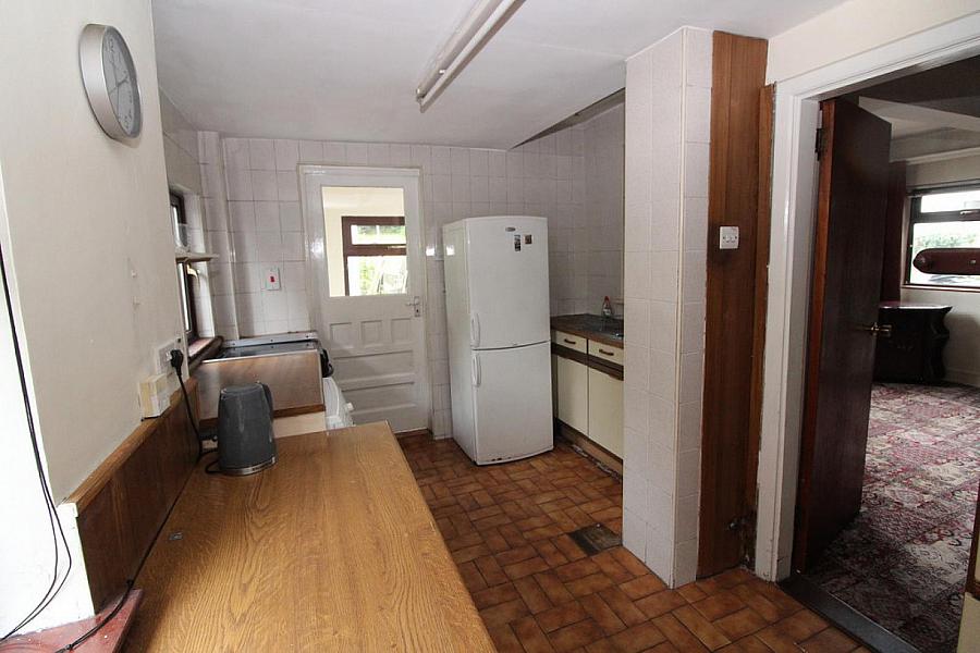 280 Whitewell Road
