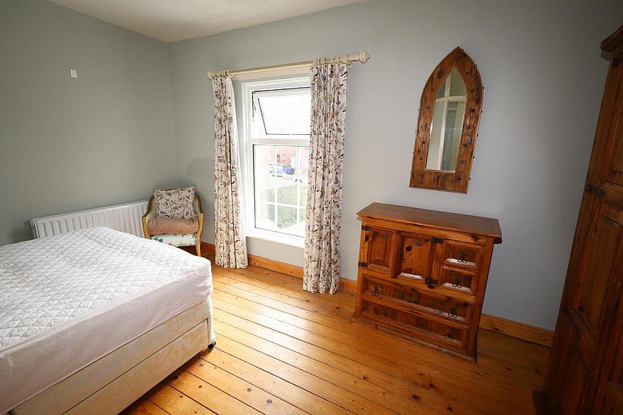 26 Ravenhill Gardens