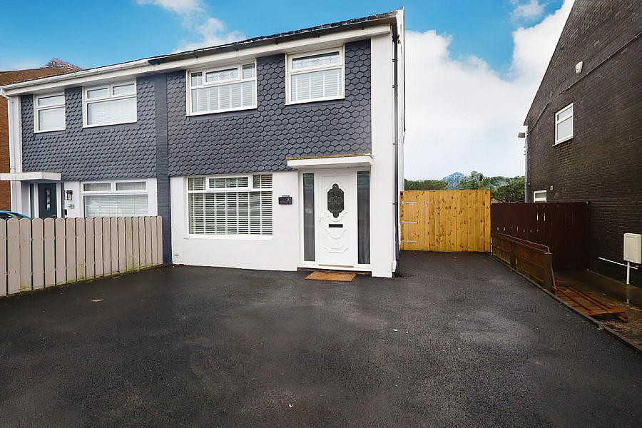 37 Ballyhenry Avenue