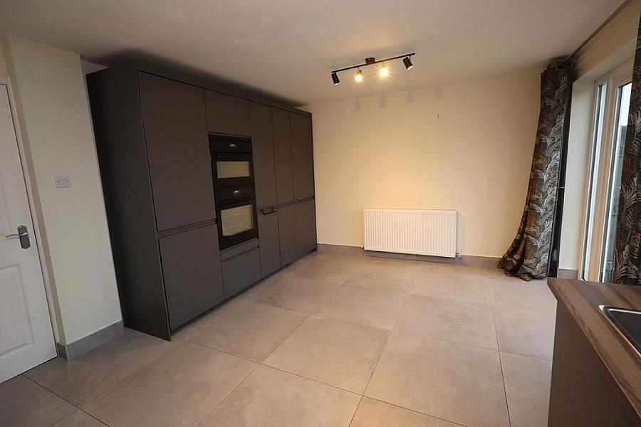 37 Ballyhenry Avenue