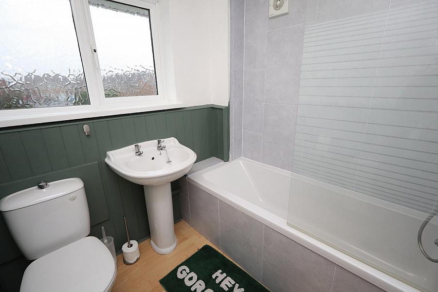 37 Ballyhenry Avenue