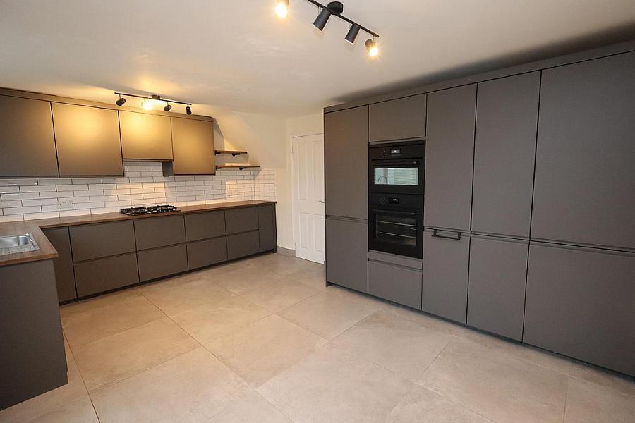 37 Ballyhenry Avenue