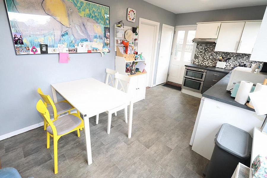 11 Hillview Avenue West