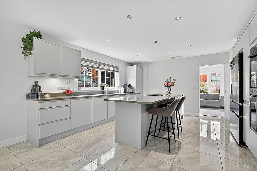 31 Bashford Park Hill