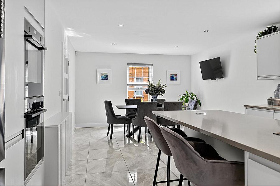 31 Bashford Park Hill