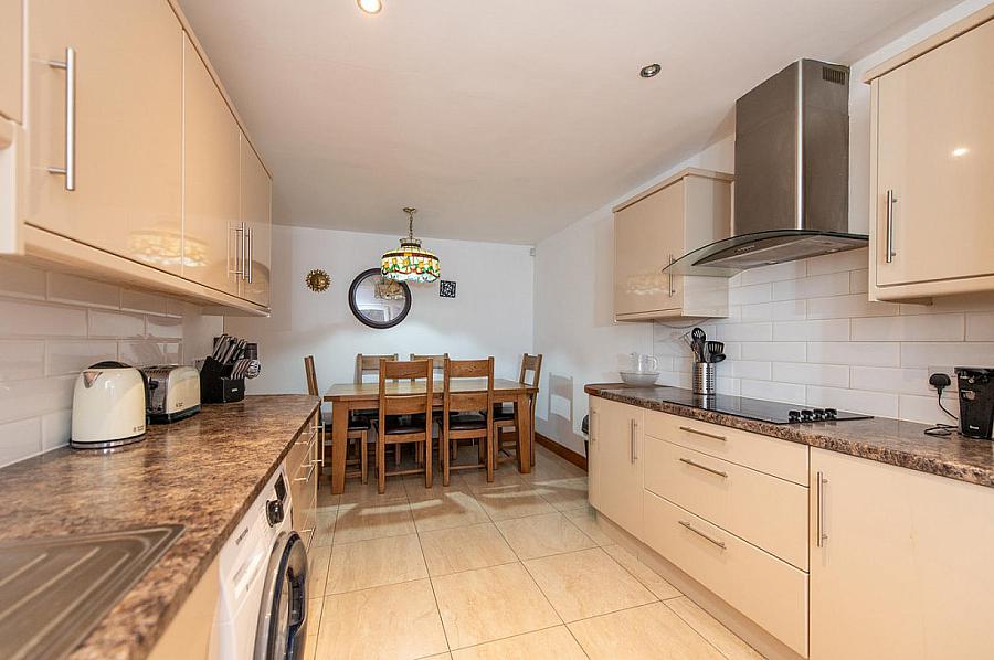 16 Hightown Crescent