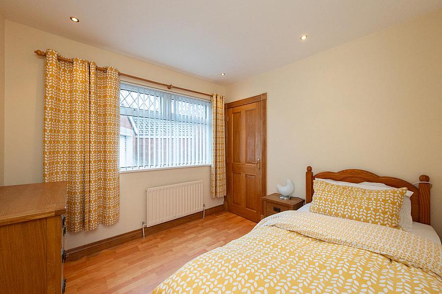 16 Hightown Crescent