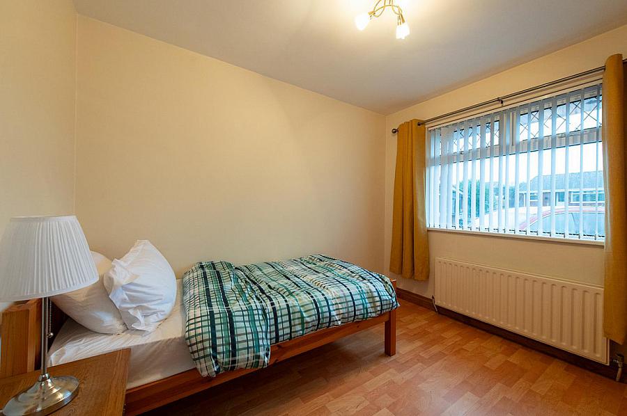 16 Hightown Crescent