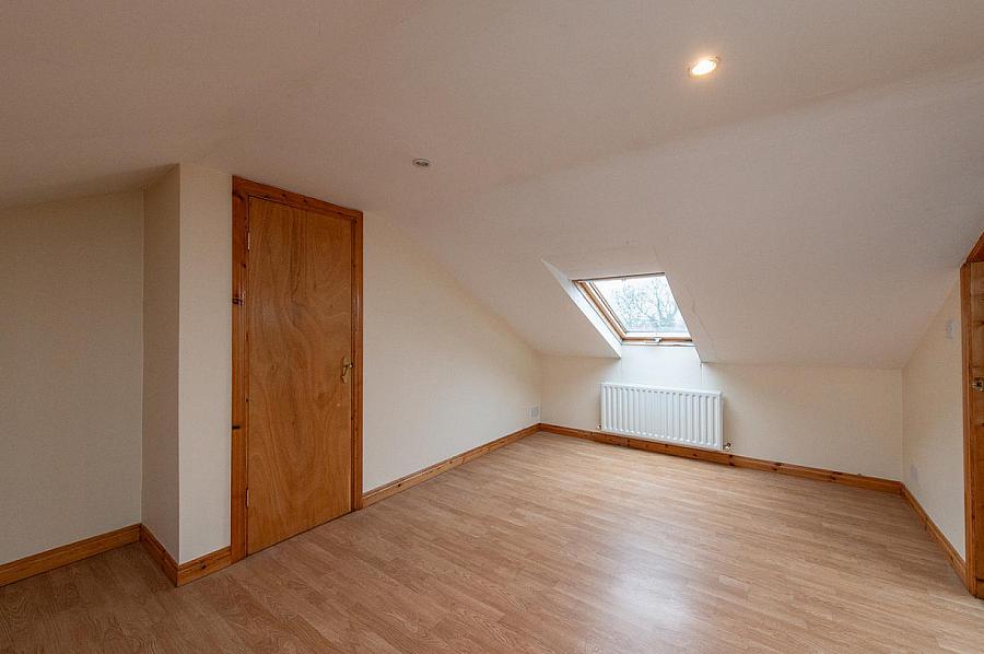 16 Hightown Crescent