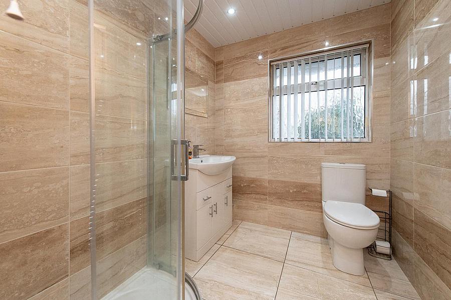 16 Hightown Crescent