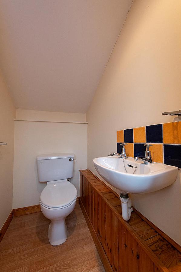 16 Hightown Crescent